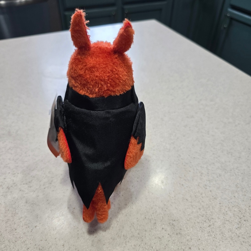 CLAWSON Hyde & Eek Halloween Bird Vampire Orange Black Cape Target 2019 NWT - Picture 6 of 11